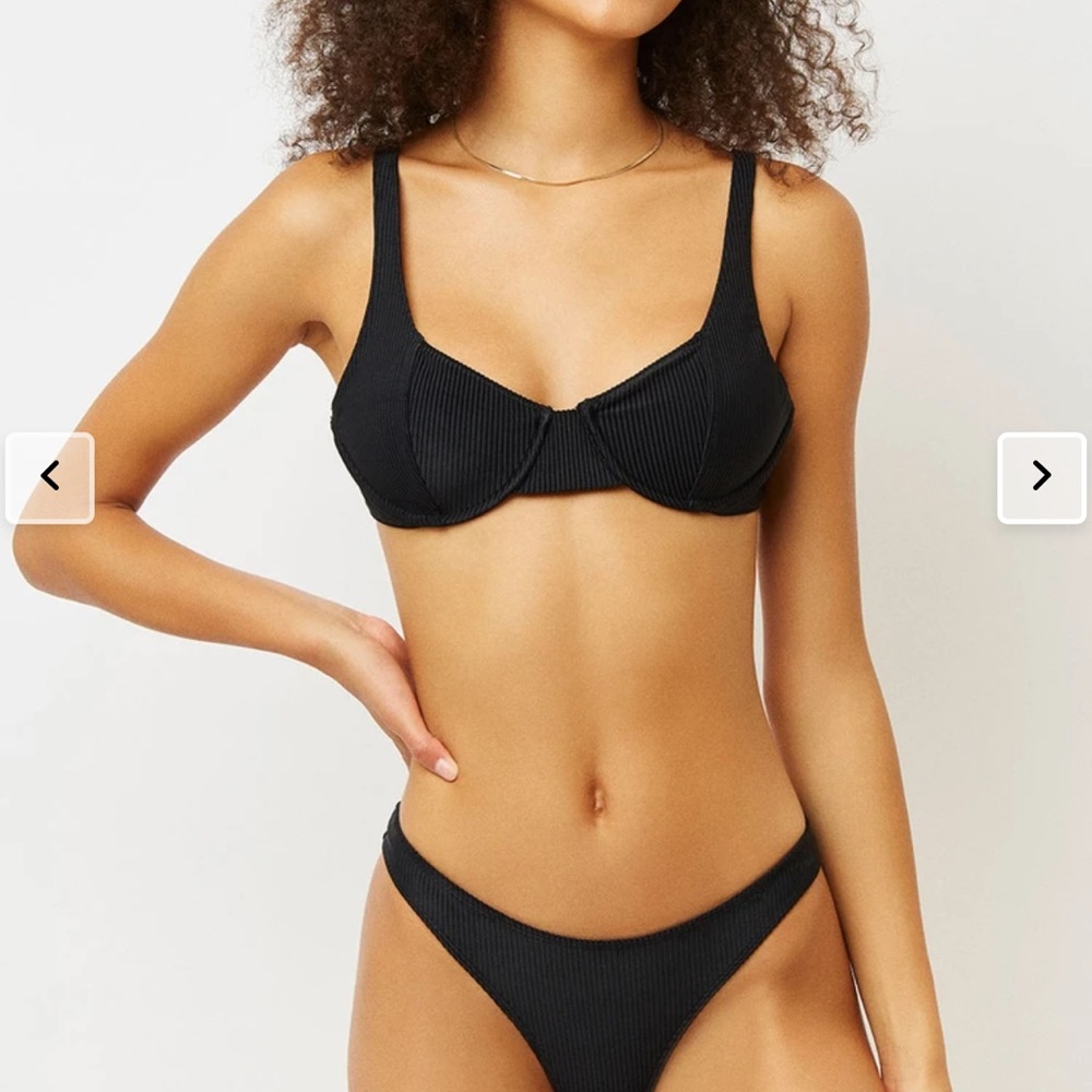 Frankie’s bikinis Anna top